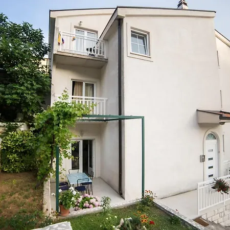 Tilda Apartment